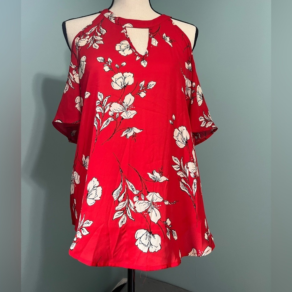Sienna Sky Red Floral Cold Shoulder Large Blouse Halter Keyhole Top Large NWT